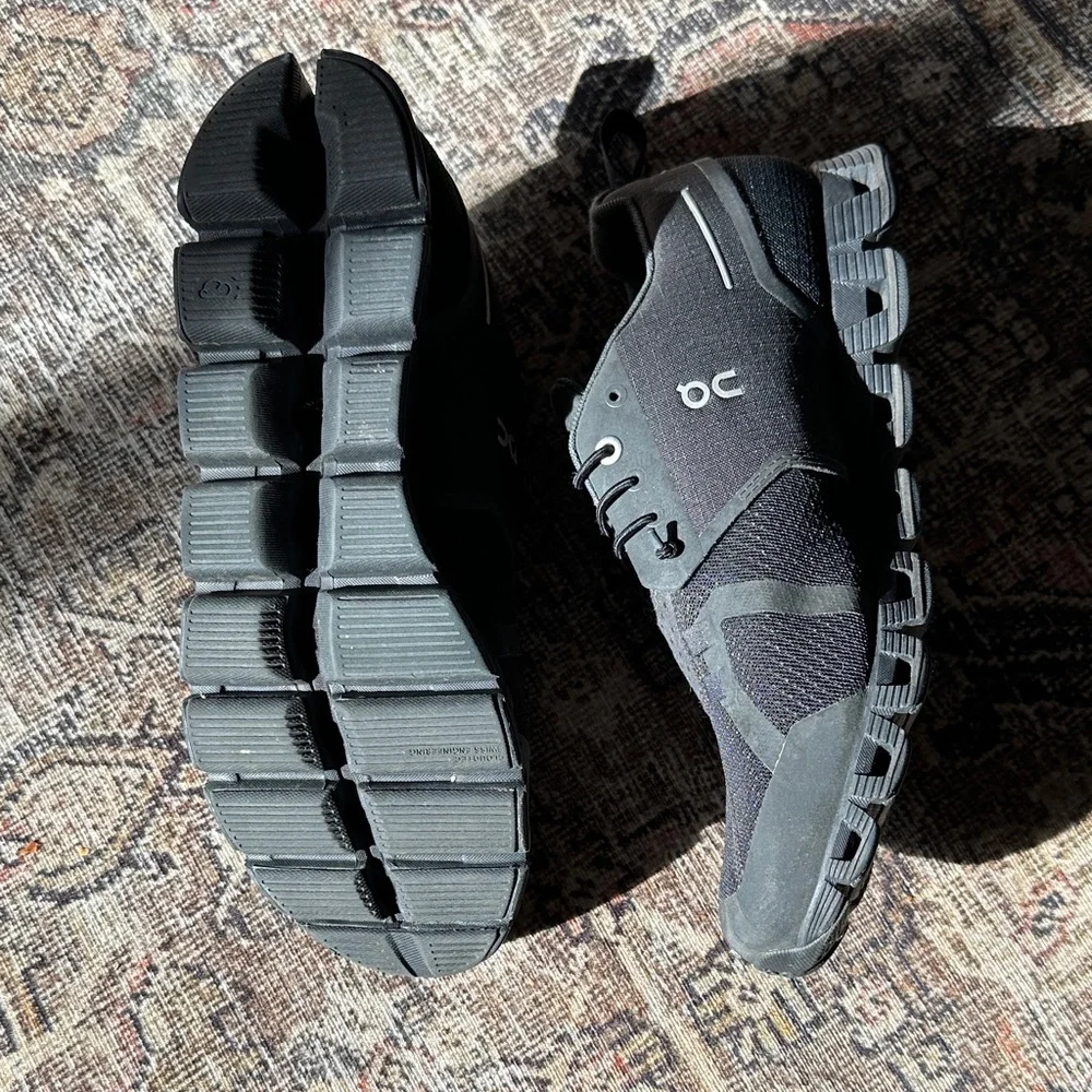 On Running Men's Black Sneakers size 9 - Picture 4 of 8